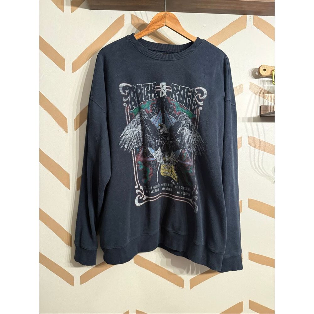 Modish Rebel Black Fleece Graphic Rock & Roll Crewneck Pullover Sweatshirt Large